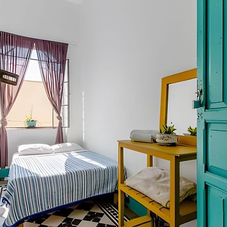 1 Guadalajara Corazon Del Centro Historico Hospedate En Una Casa Antigua En Una Habitacion Sencilla Con Areas Comunes Y Banos Compartidas Zewnętrze zdjęcie