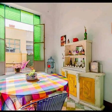 1 Guadalajara Corazon Del Centro Historico Hospedate En Una Casa Antigua En Una Habitacion Sencilla Con Areas Comunes Y Banos Compartidas Zewnętrze zdjęcie