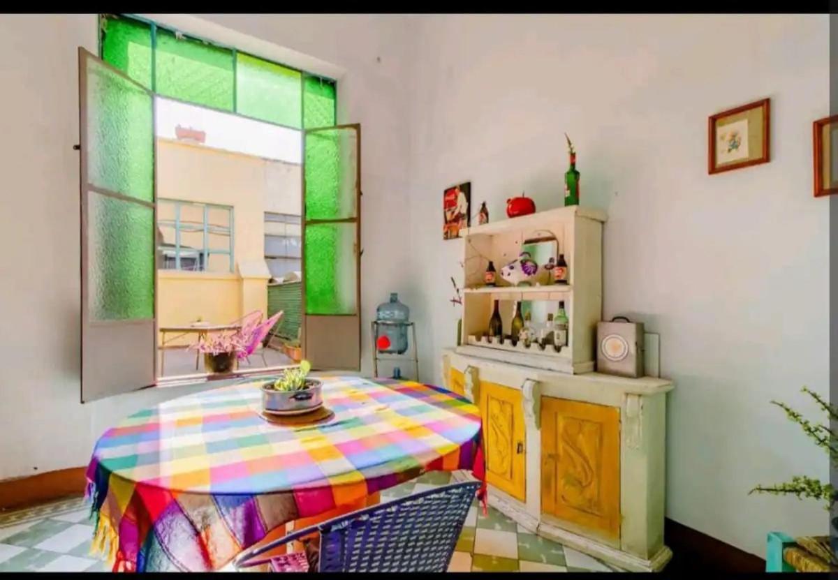 1 Guadalajara Corazon Del Centro Historico Hospedate En Una Casa Antigua En Una Habitacion Sencilla Con Areas Comunes Y Banos Compartidas Zewnętrze zdjęcie