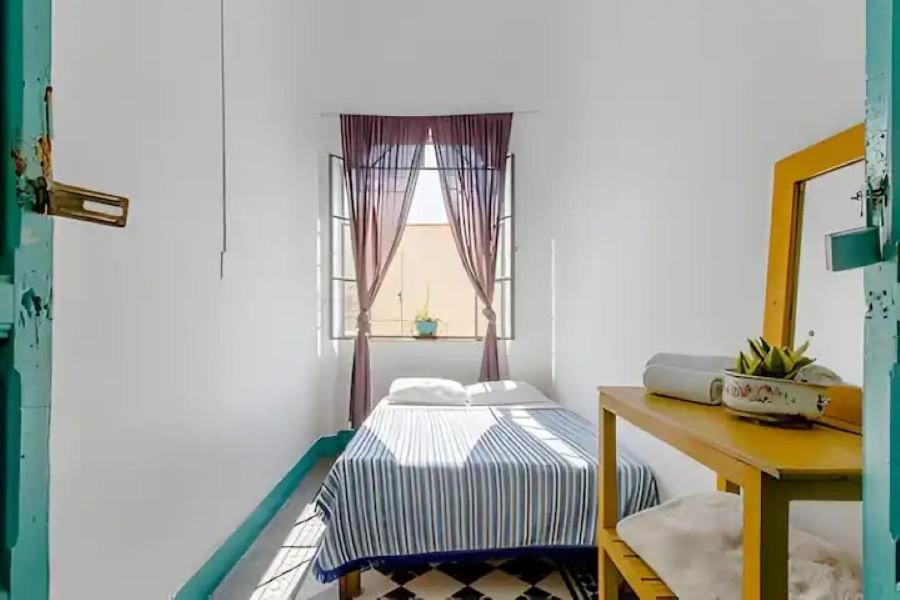 1 Guadalajara Corazon Del Centro Historico Hospedate En Una Casa Antigua En Una Habitacion Sencilla Con Areas Comunes Y Banos Compartidas Zewnętrze zdjęcie