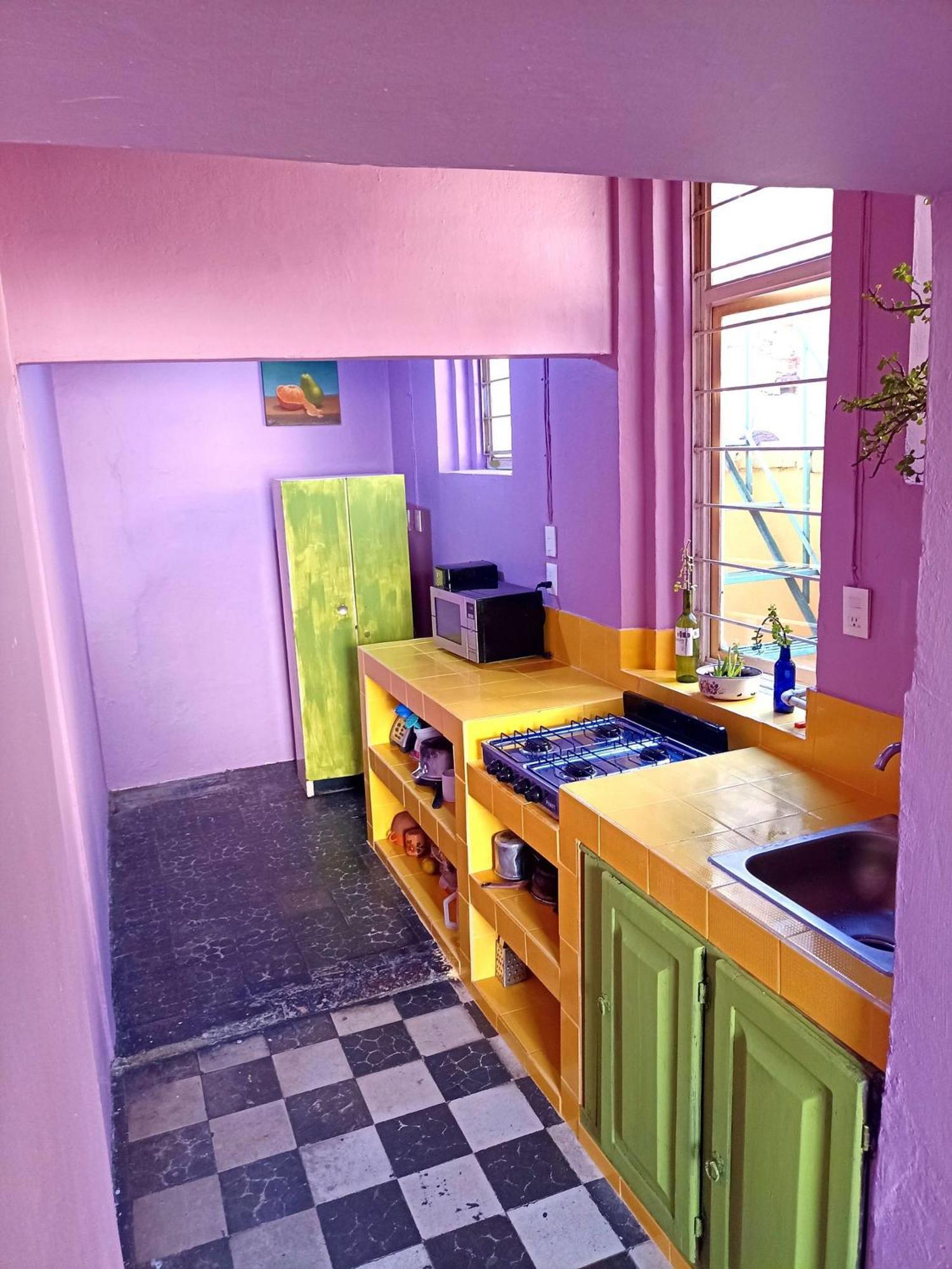 1 Guadalajara Corazon Del Centro Historico Hospedate En Una Casa Antigua En Una Habitacion Sencilla Con Areas Comunes Y Banos Compartidas Zewnętrze zdjęcie